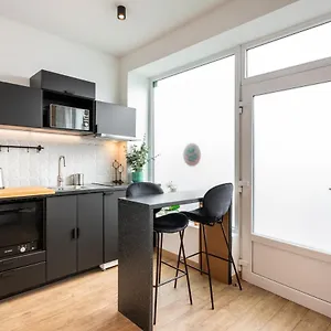 https://le-cocon-des-artistes.hotels-rhonealpes.com