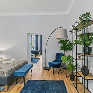  Apartament Balcony Apartment, 4 Min To U3 Zipperer Strasse