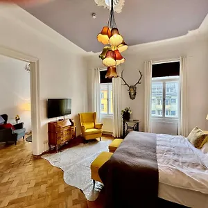 Leuhusen Boutique Vienna, Vienna