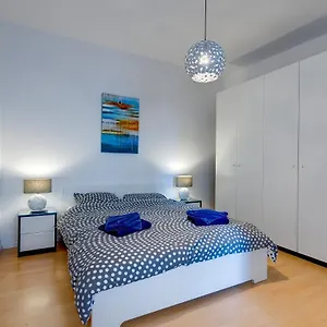 With Stunning Seaviews Apartament Sliema