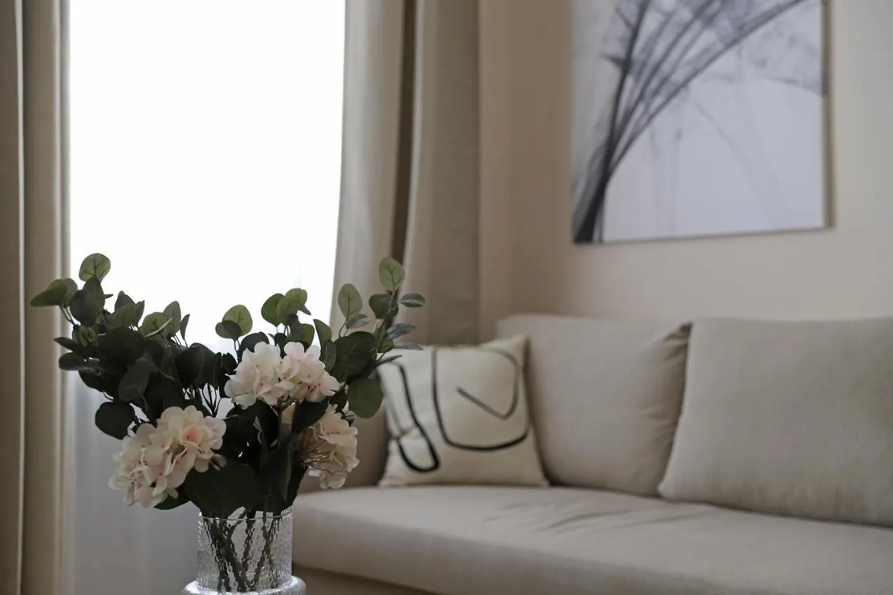 Spacious Apartment, 3 Min To U6 Metro Viena Apartament