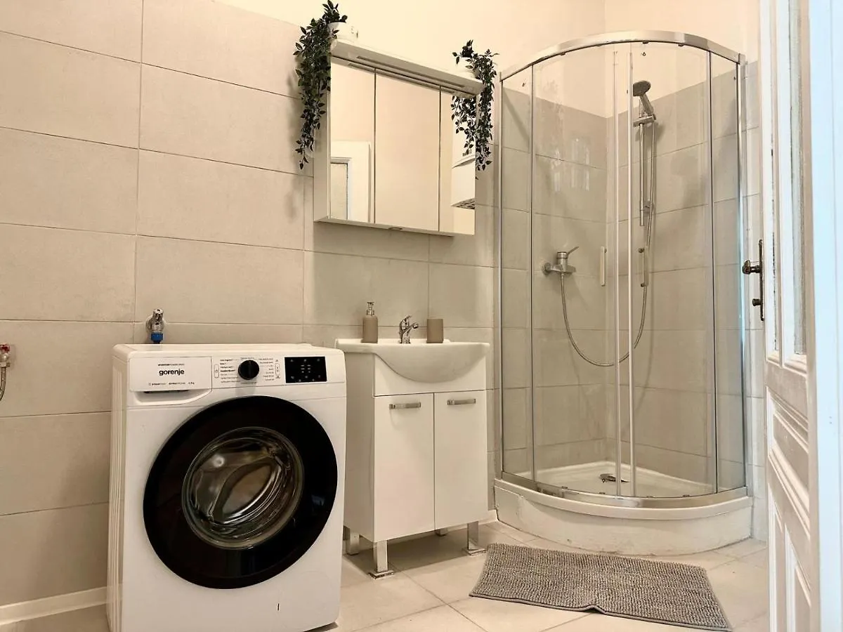 Spacious Apartment, 3 Min To U6 Metro Viena