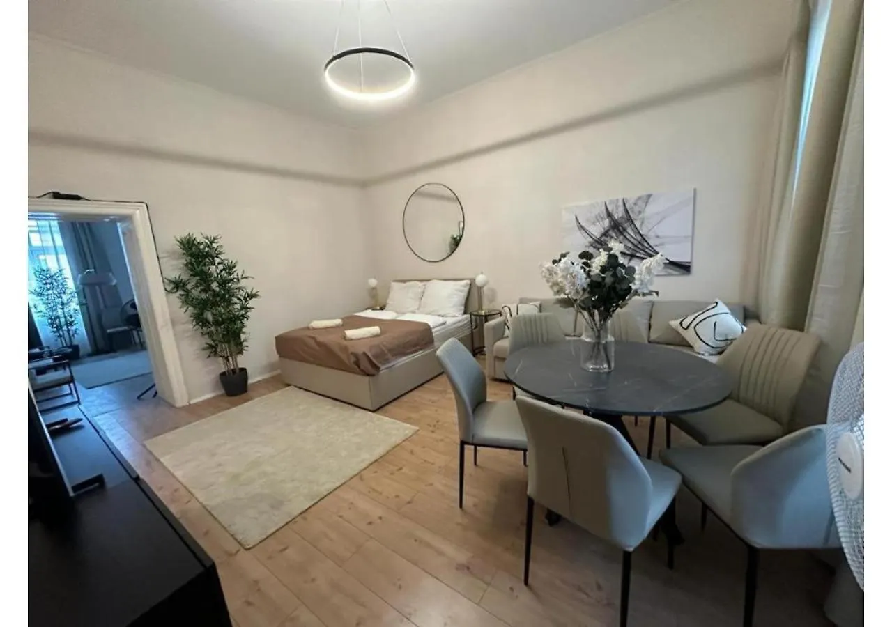 Apartament Spacious Apartment, 3 Min To U6 Metro Viena