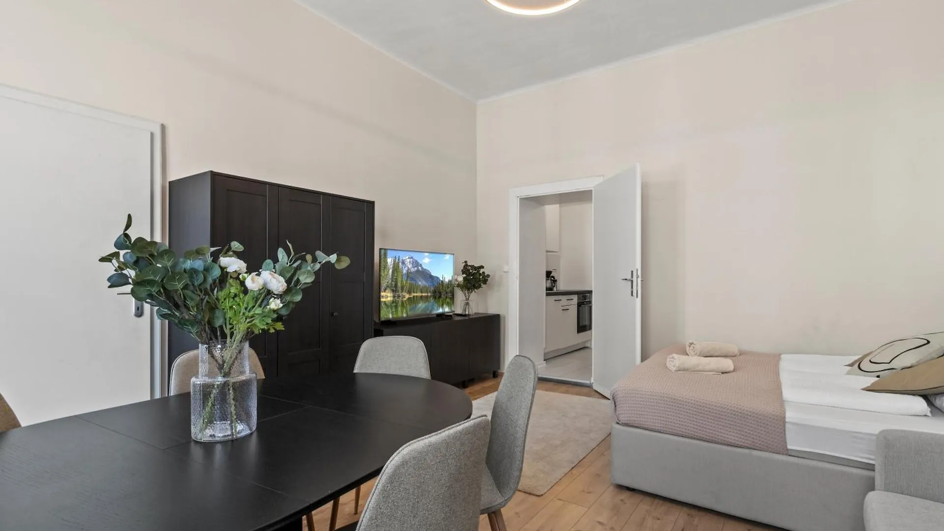 Spacious Apartment, 3 Min To U6 Metro Viena Austria
