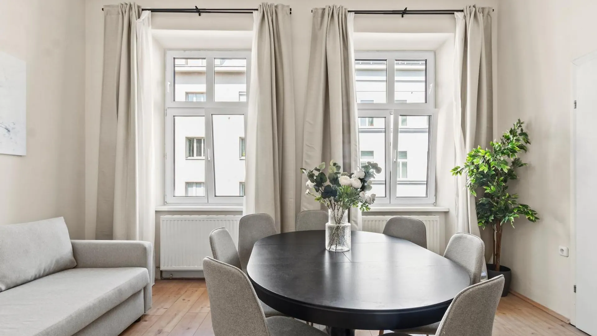 Apartament Spacious Apartment, 3 Min To U6 Metro Viena