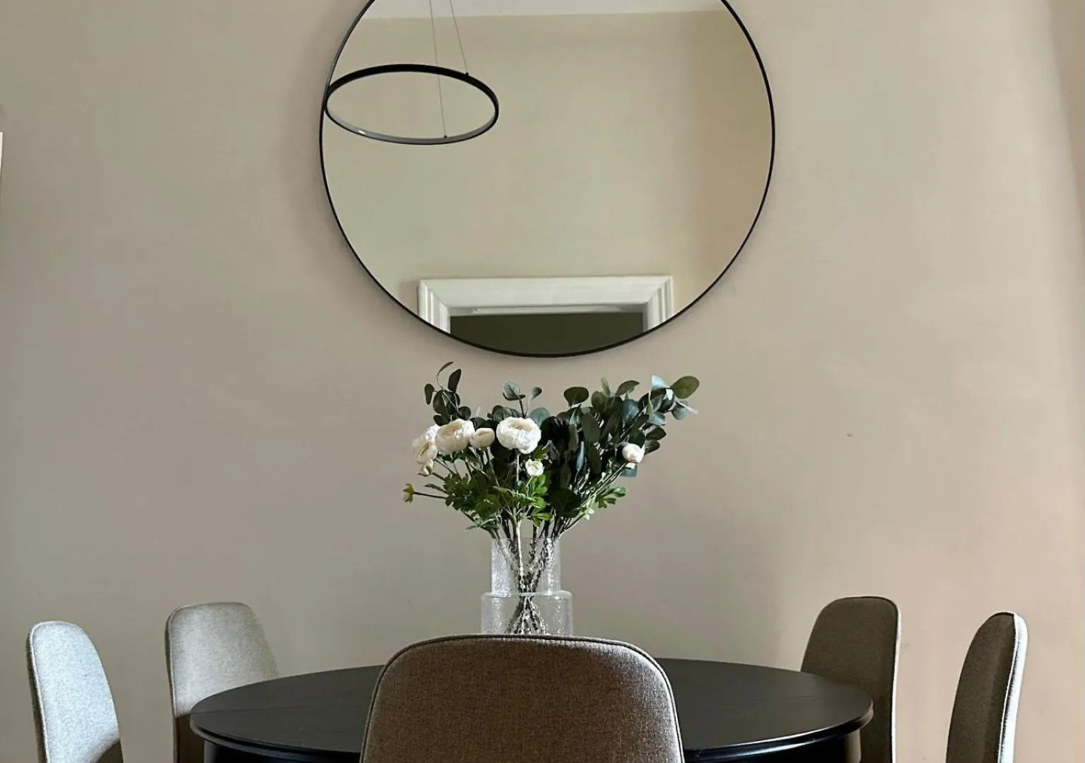 Spacious Apartment, 3 Min To U6 Metro Vienna 0*,  Austria