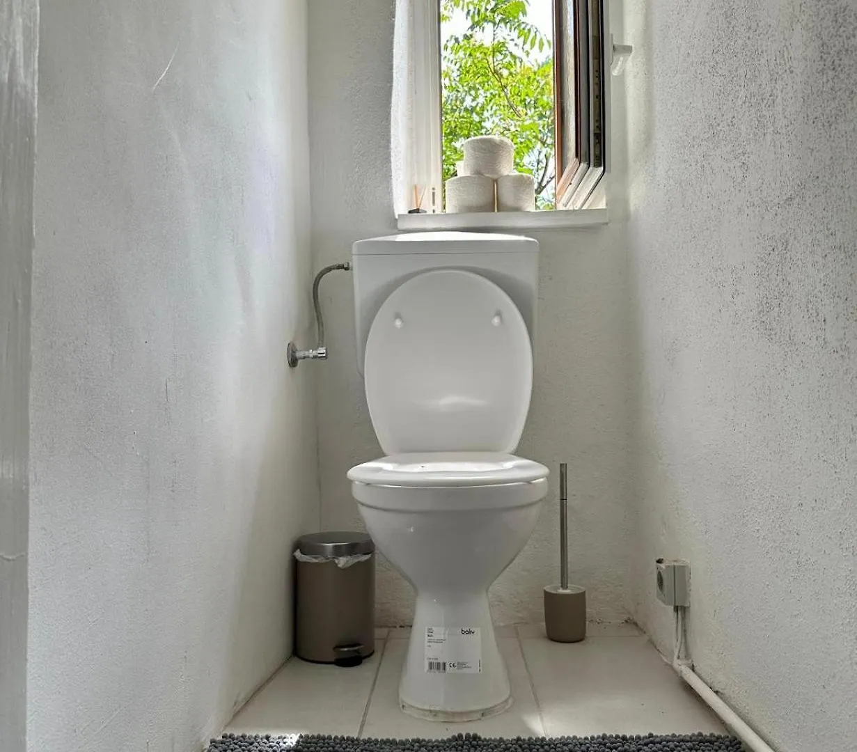 Spacious Apartment, 3 Min To U6 Metro Viena 0*,  Austria
