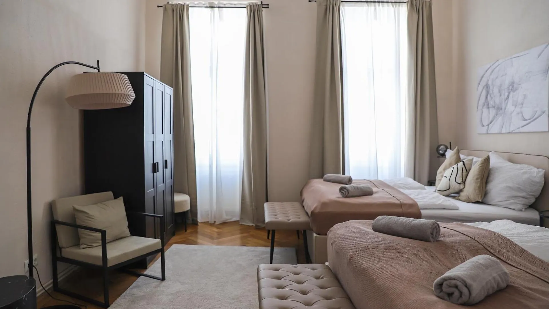 Spacious Apartment, 3 Min To U6 Metro Viena