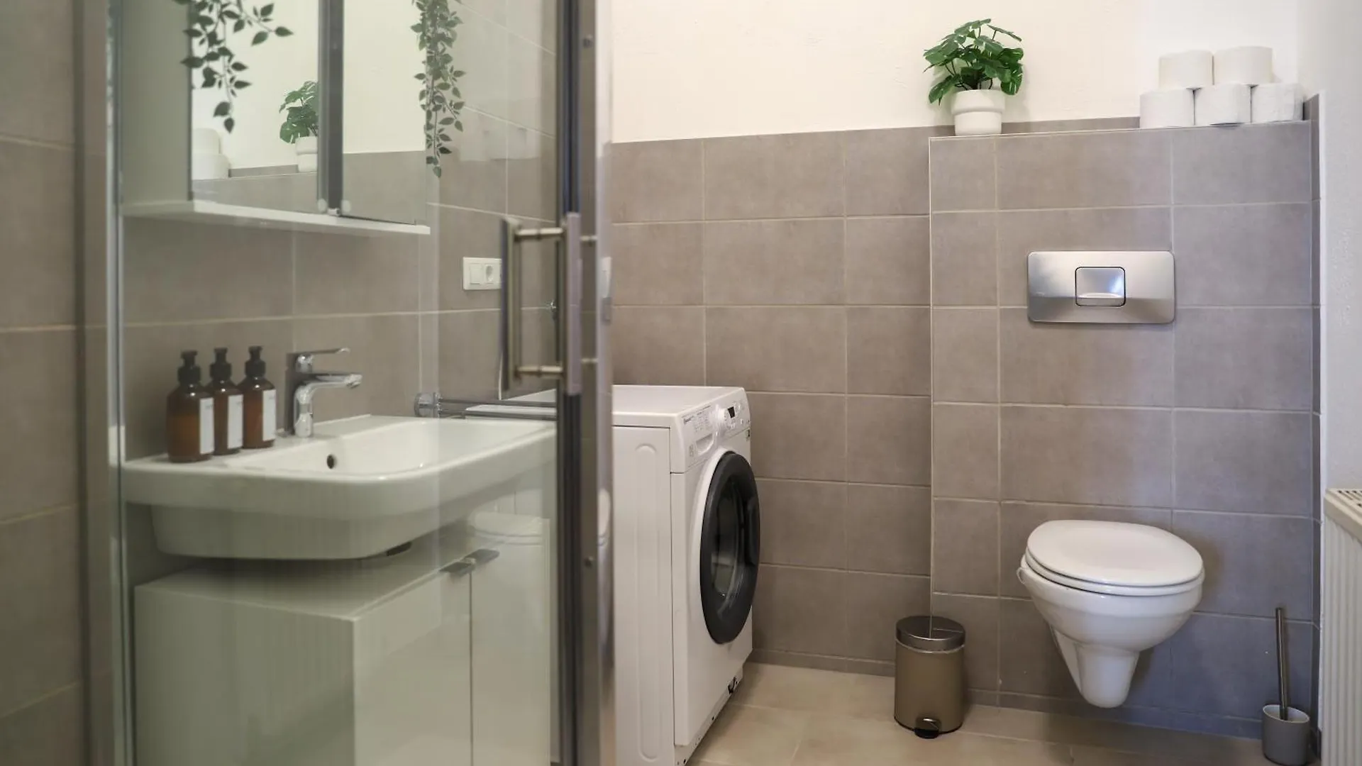 Spacious Apartment, 3 Min To U6 Metro Viena Austria